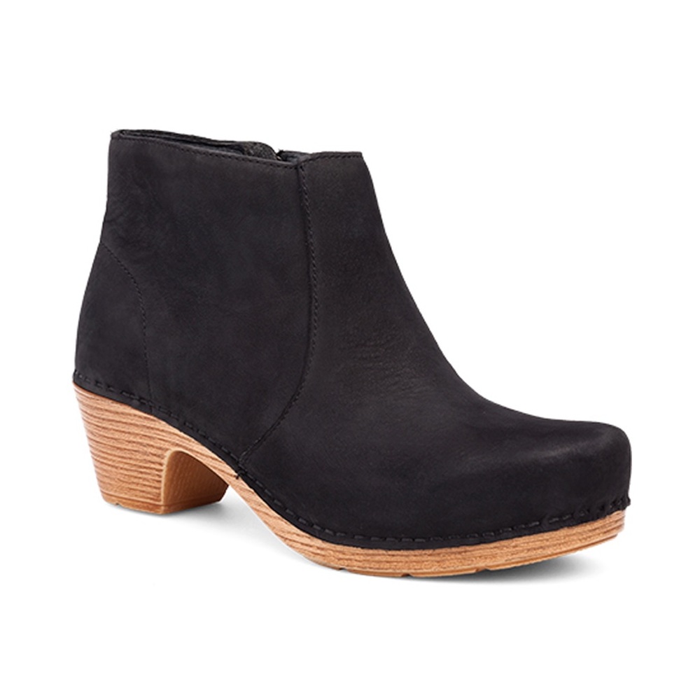 Dansko Maria Milled Nubuck Clogs Black|SZ-41